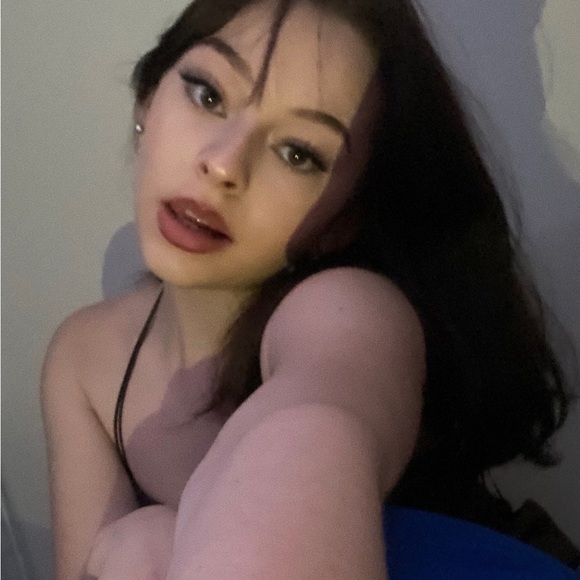 Meet your Posher, Kurstin - Picture 2 of 2